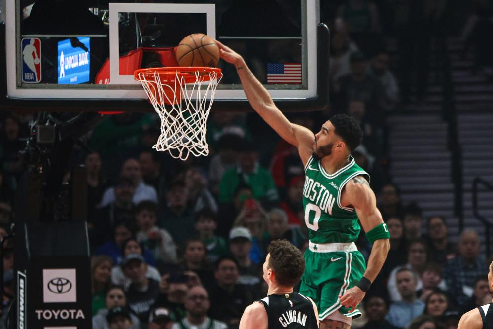 队的表现始 队的表现始