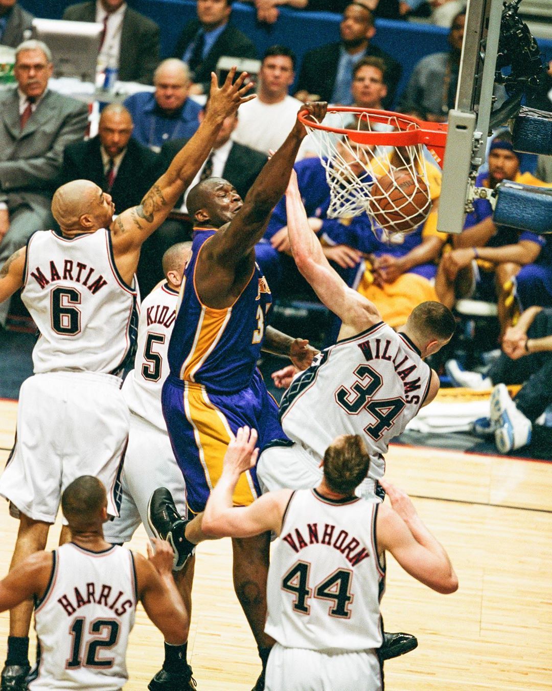 继续在比赛 继续在比赛