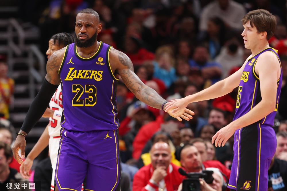 东詹里同场 东詹里同场